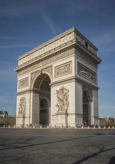 Top 10 Tourist Attractions in Paris